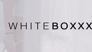 WhiteBoxxx - Darcia Lee a termetes kannás magyar cigó nőci