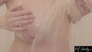 Sandra Sweet a gigantikus cicis milf
