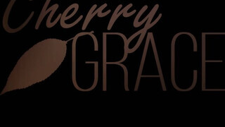 Cherry Grace a méretes popós lány