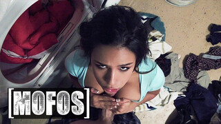 Mofos - Autumn Falls cickóba és punciba tolva