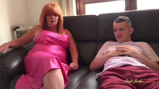 Aunt Judys XXX - Melanie megkívánta a félénk hapsit